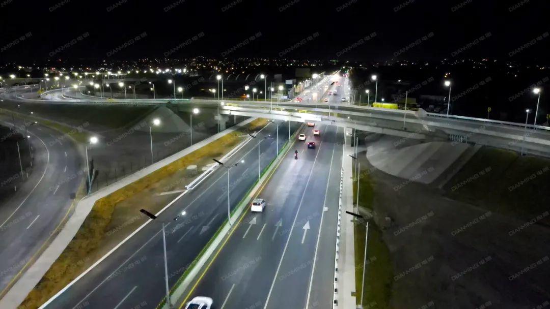 墨西哥AIFA新机场高速公路照明项目