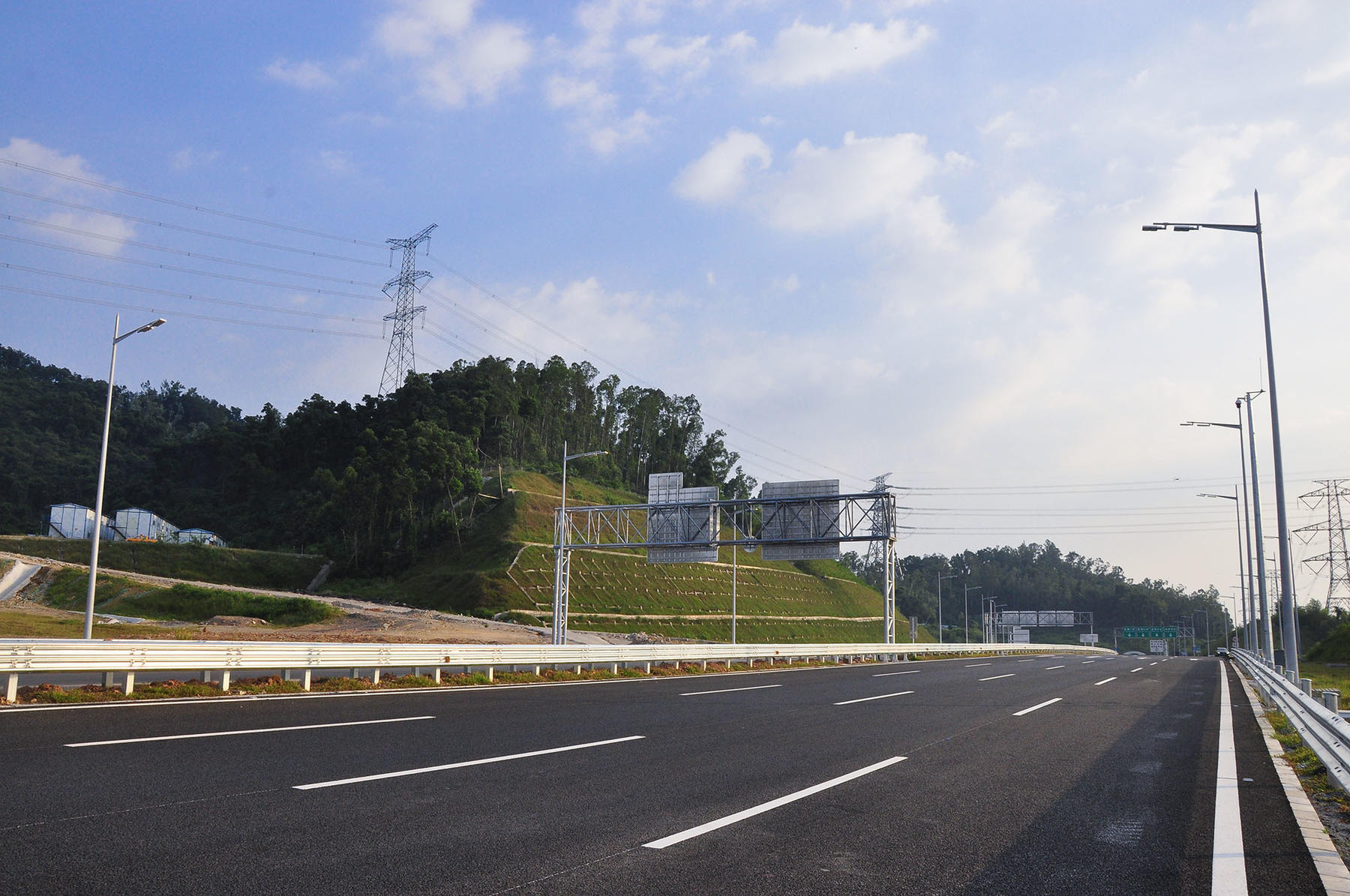 深圳市东部过境高速公路项目